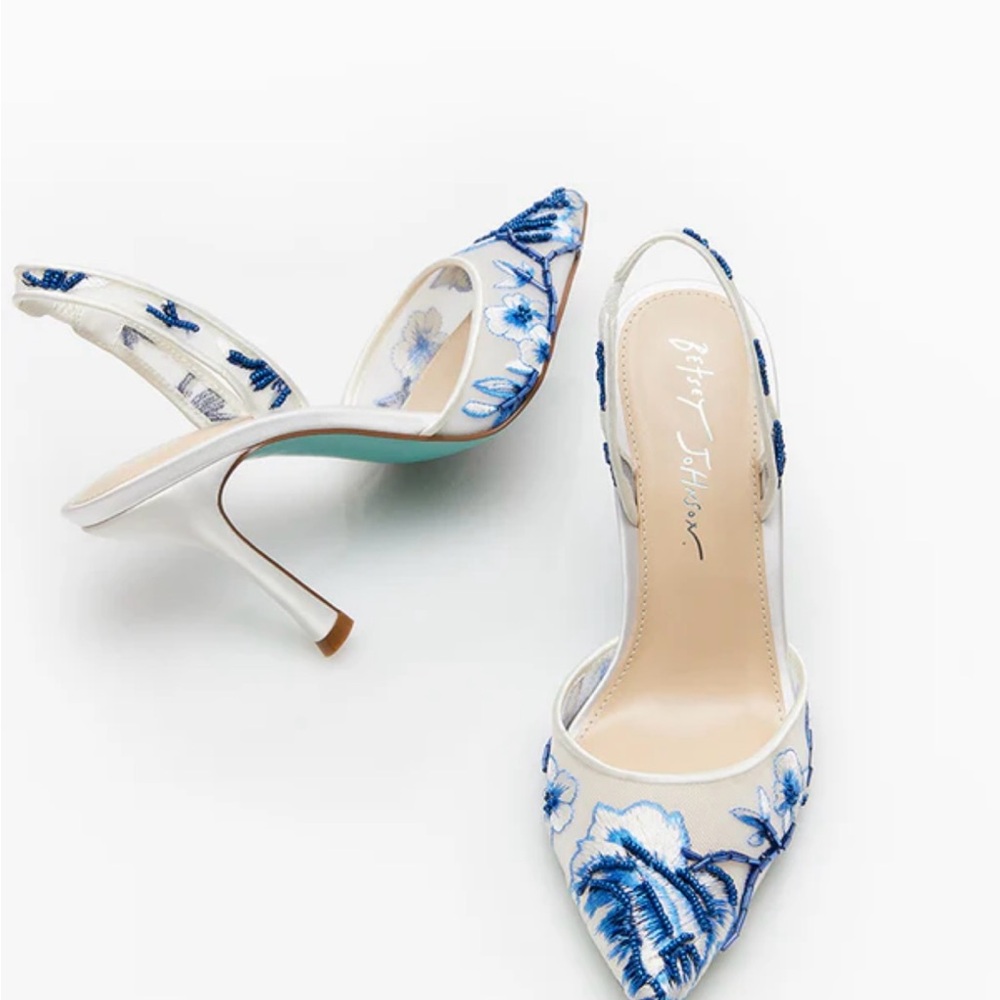 Betsey Johnson Patch Blue Floral Pointed Toe Heels Size 8